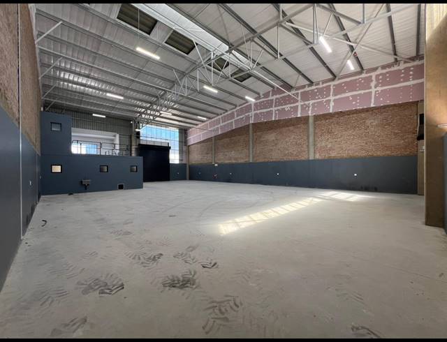 564M² WAREHOUSE TO LET IN SAMRAND BUSINESS PARK